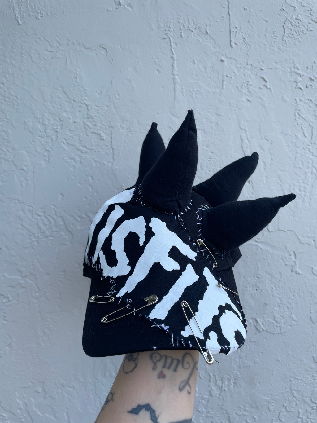 Misfit hat with spikes